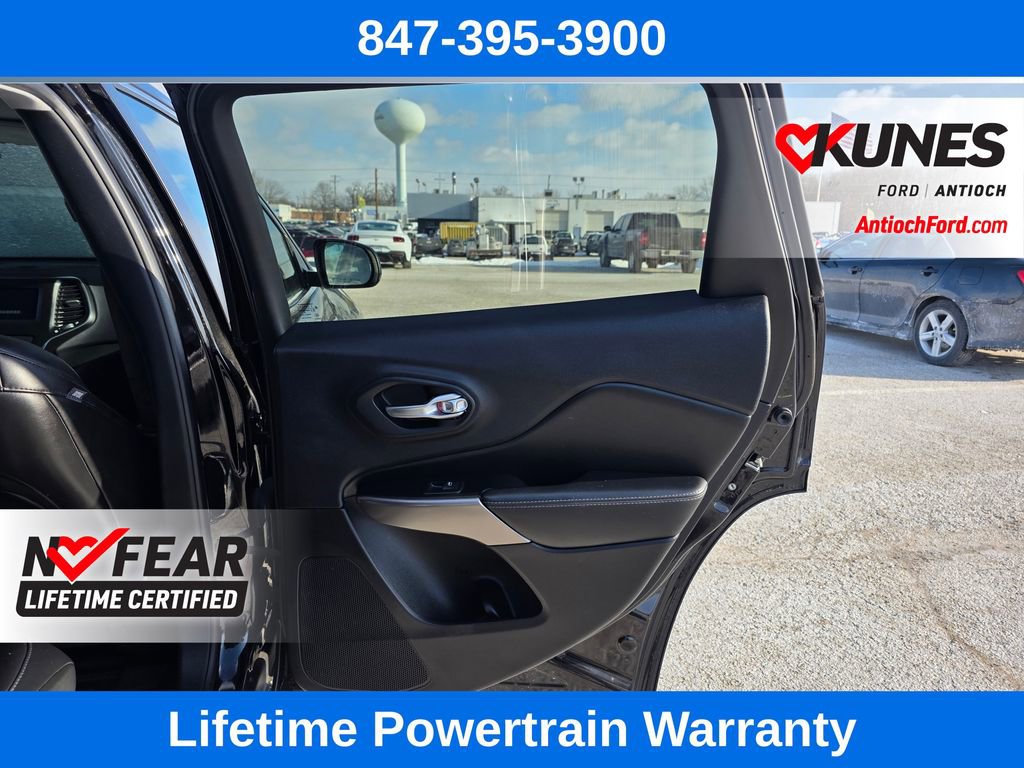 Used 2020 Jeep Cherokee Latitude Plus image 22