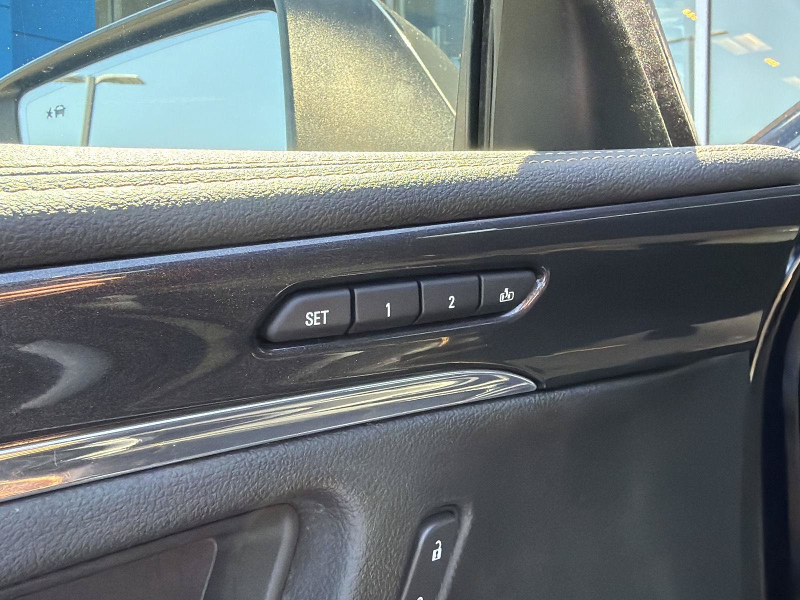 Used 2018 Chevrolet Impala Premier w/ Premier Confidence Package FWD image 17