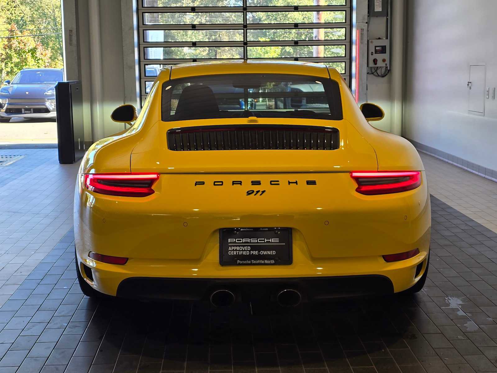 Used 2017 Porsche 911 Carrera S image 4