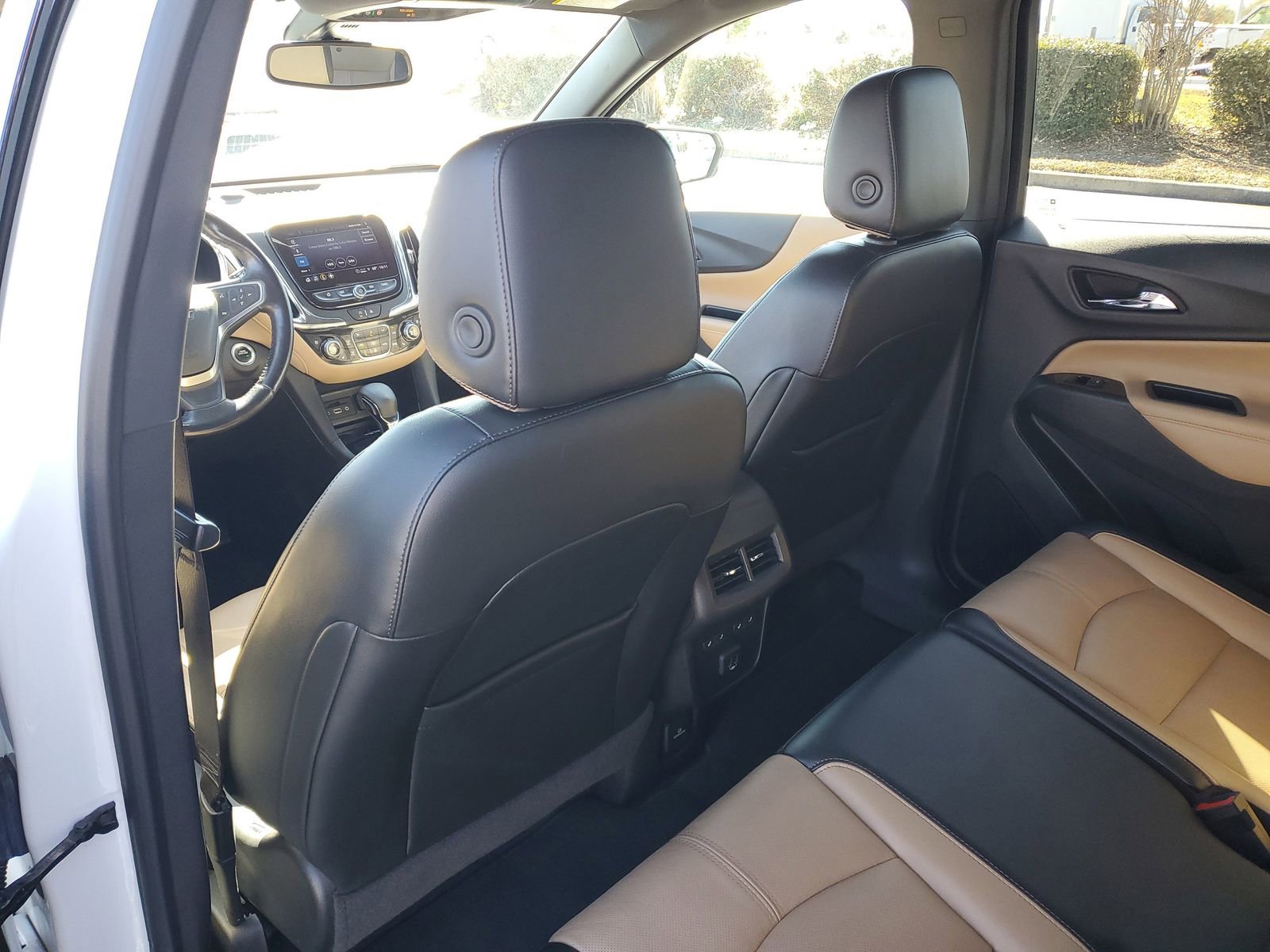 Used 2022 Chevrolet Equinox Premier image 11