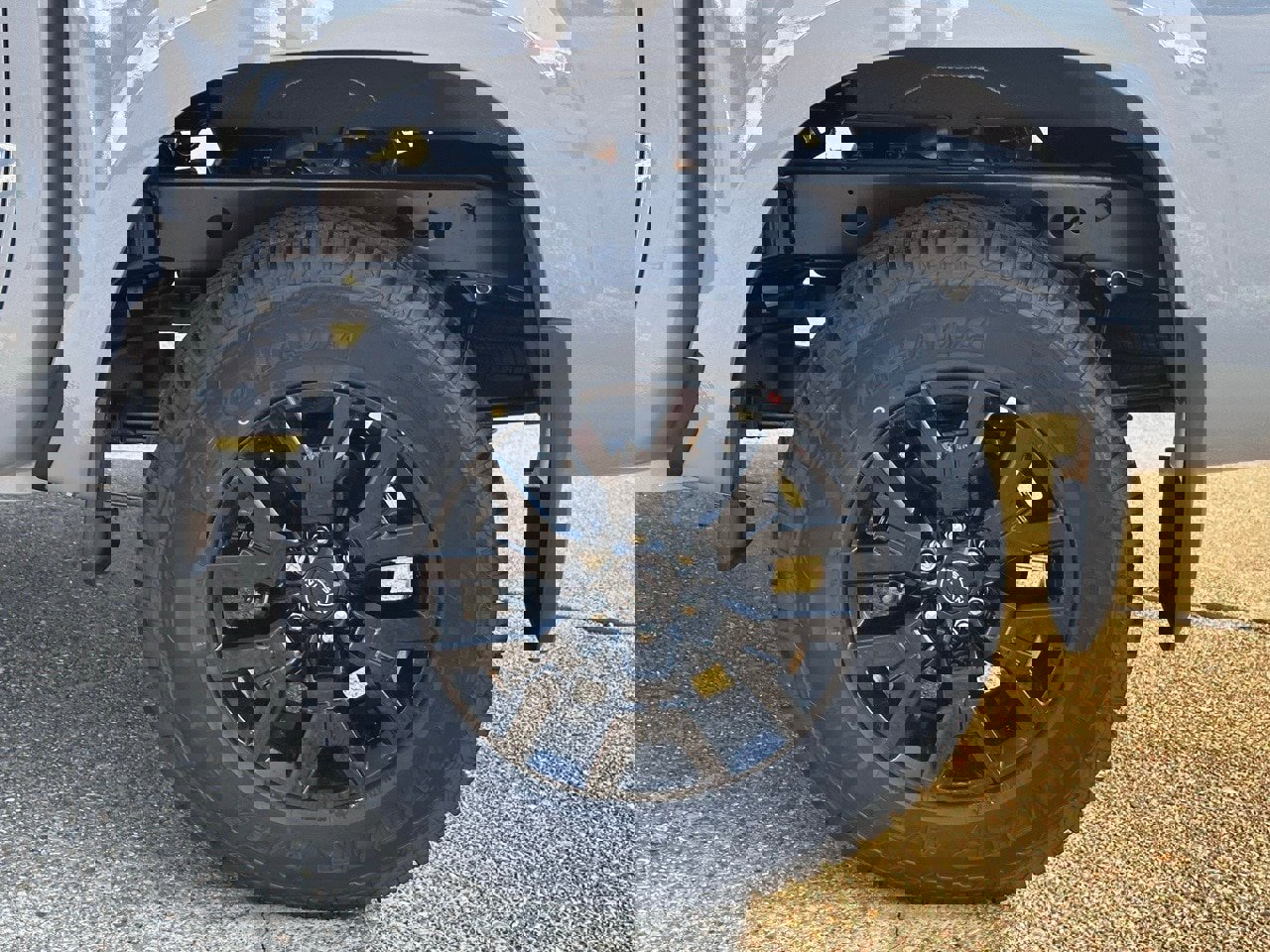 New 2026 Nissan Frontier SV image 23