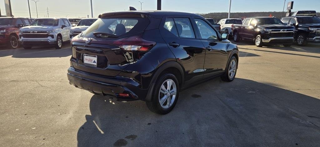 Used 2021 Nissan Kicks S image 6