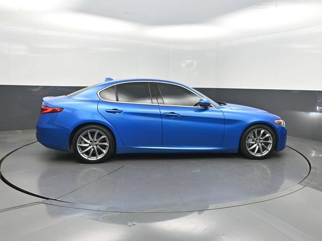 Used 2020 Alfa Romeo Giulia w/ Cold Weather Package RWD image 27