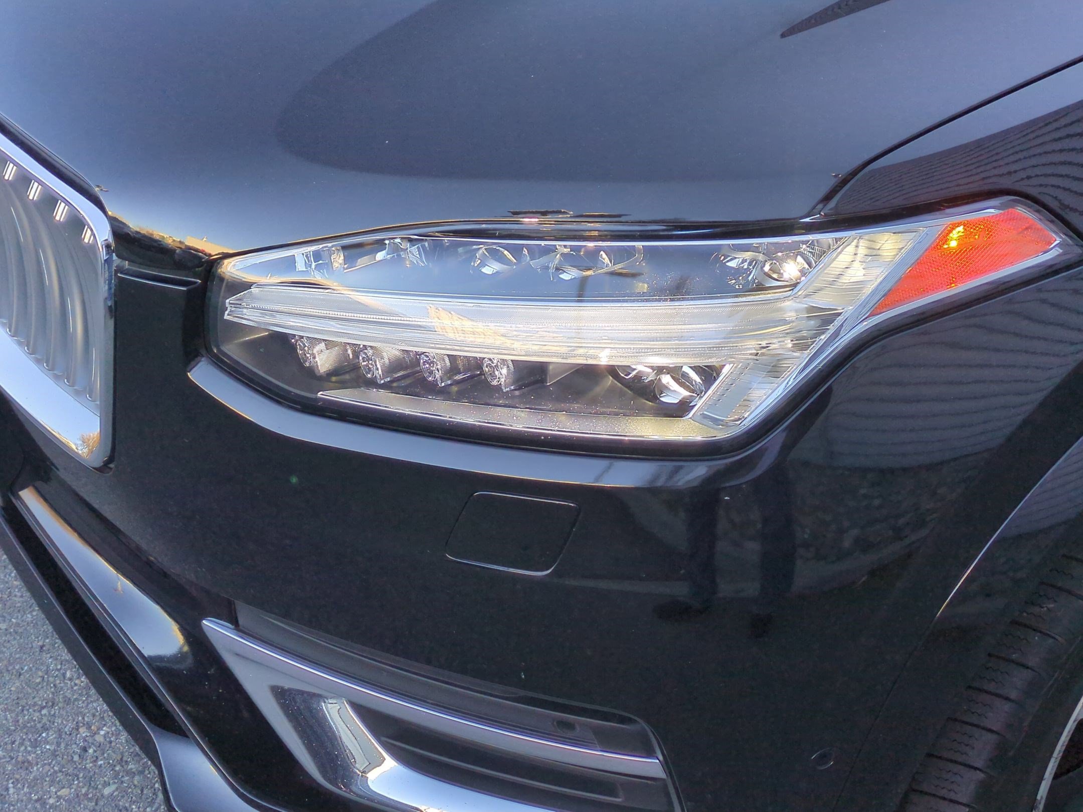 Used 2023 Volvo XC90 B5 Plus w/ Protection Package Premier image 10