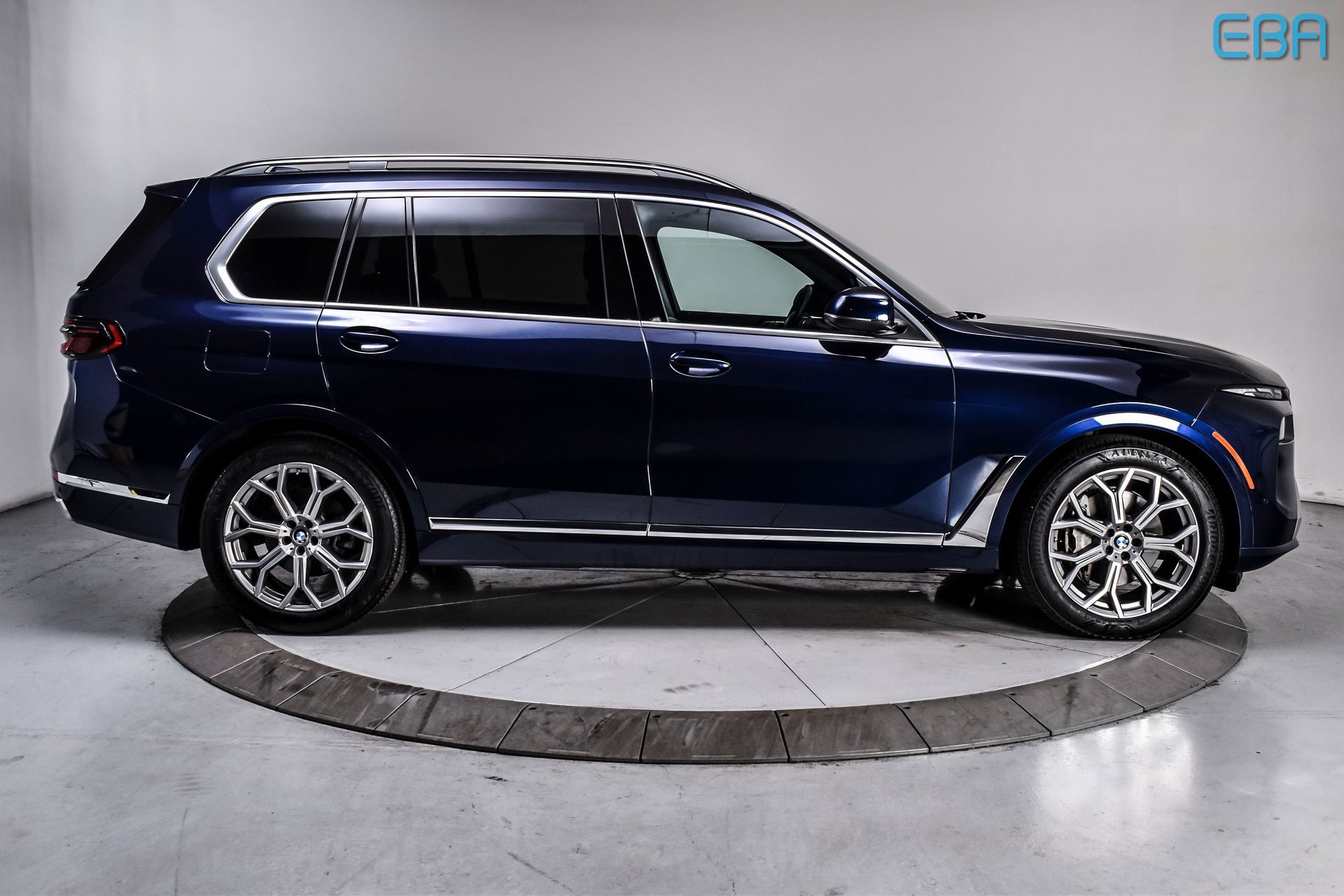 Used 2023 BMW X7 xDrive40i w/ Premium Package image 7