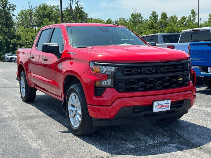 Used 2025 Chevrolet Silverado 1500 Custom AWD/4WD image 2