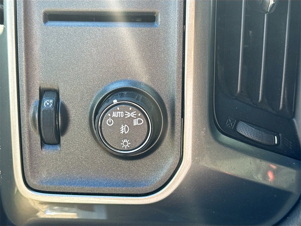 Used 2018 Chevrolet Silverado 1500 LT w/ All Star Edition image 11