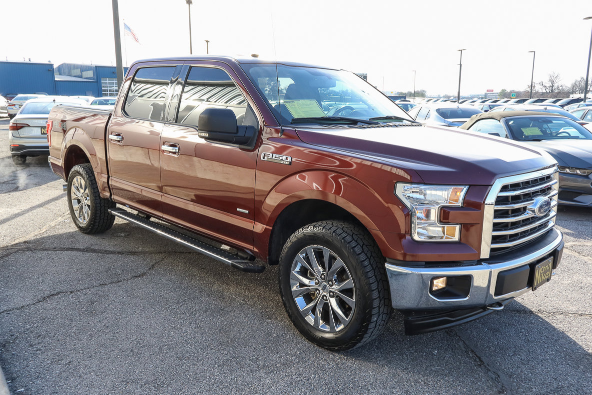 Used 2017 Ford F150 XLT w/ Equipment Group 302A Luxury image 3