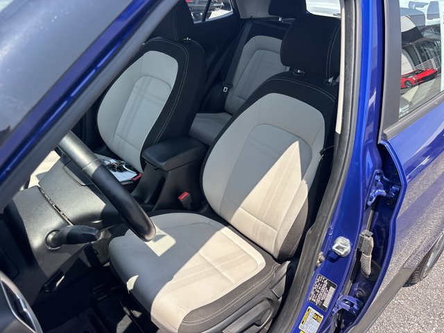 Used 2021 Hyundai Venue SEL FWD image 15