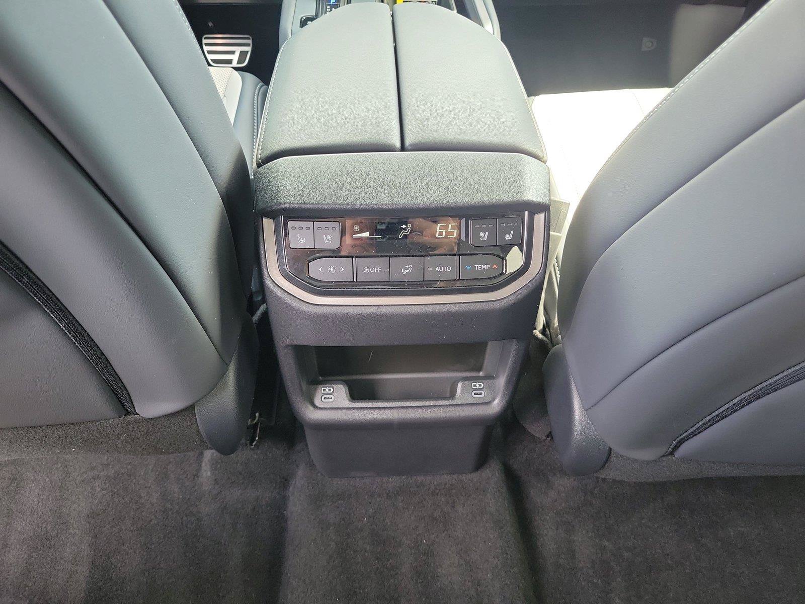 Used 2026 Lexus TX 500h AWD w/ Technology Package image 11