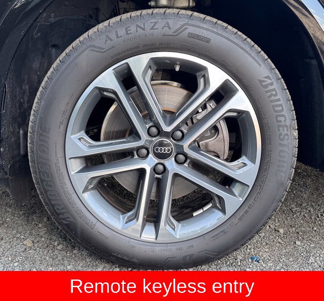 Certified 2025 Audi Q5 Premium w/ Convenience Package AWD/4WD image 11