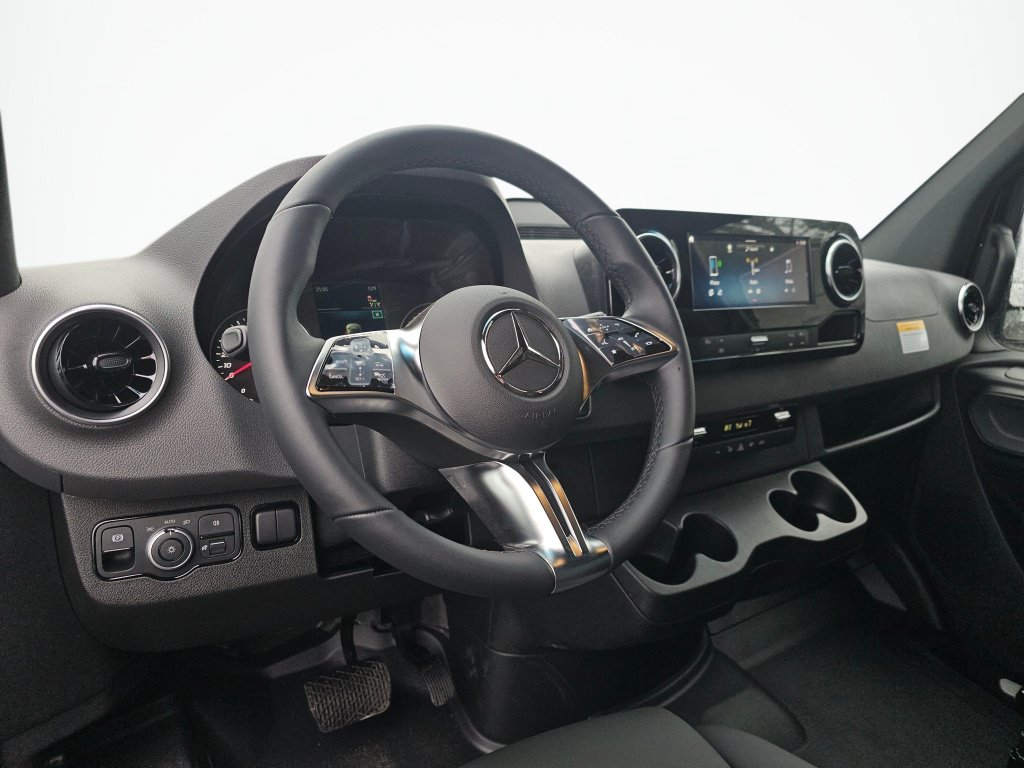 New 2025 Mercedes-Benz Sprinter 2500 image 18