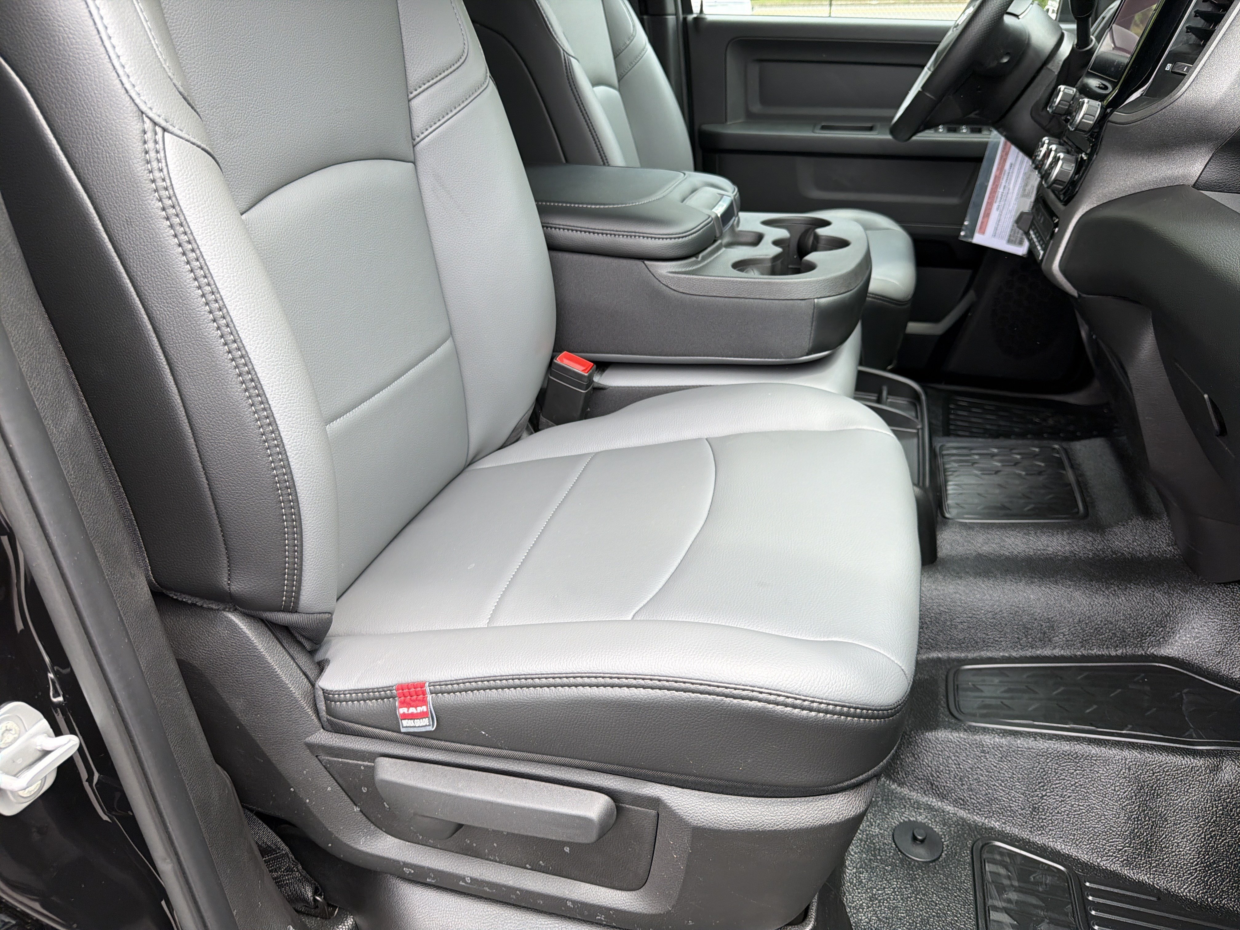 New 2026 RAM 3500 Tradesman AWD/4WD image 16
