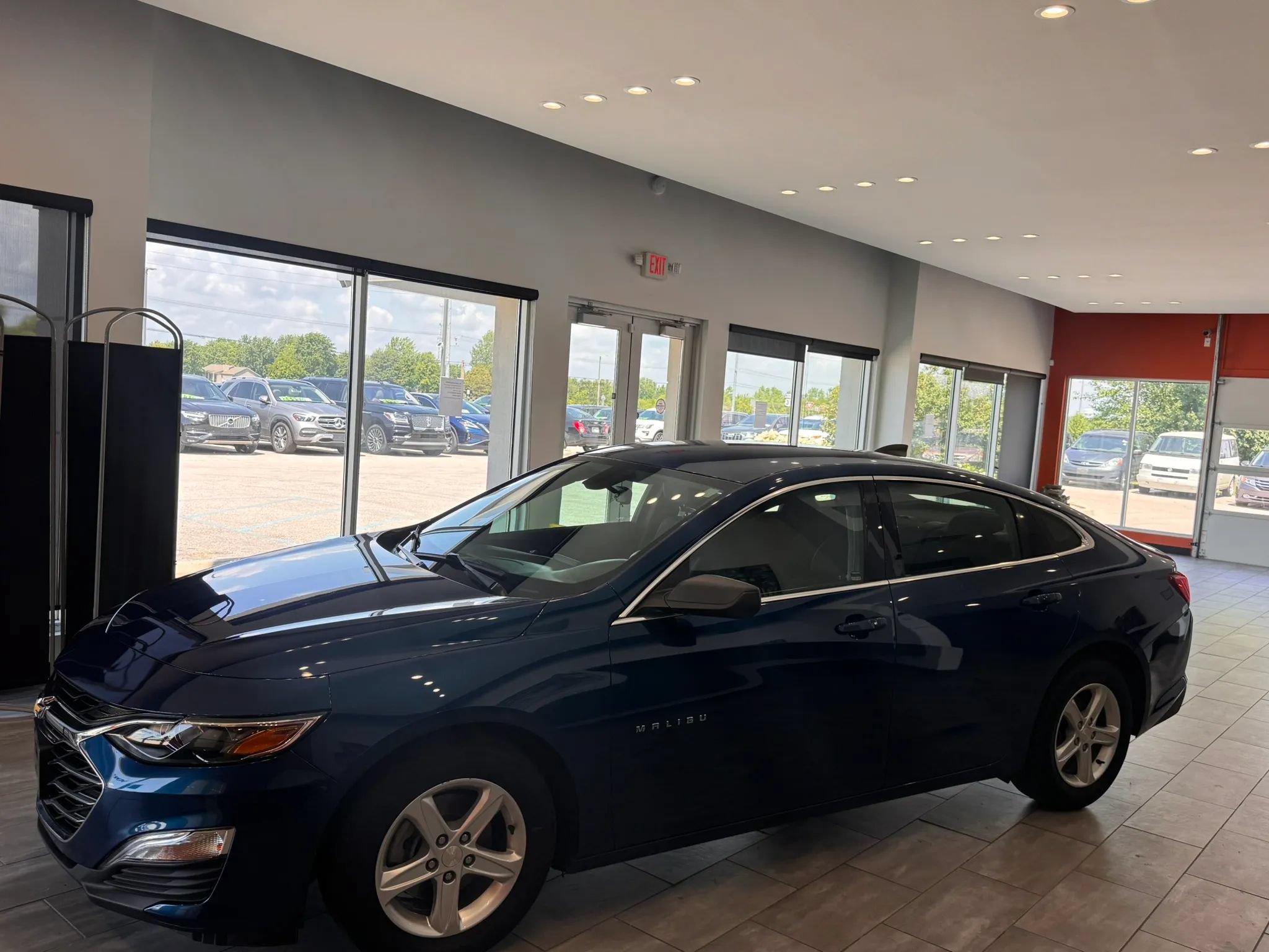 Used 2019 Chevrolet Malibu LS w/ LPO, Convenience Package 2 FWD image 11