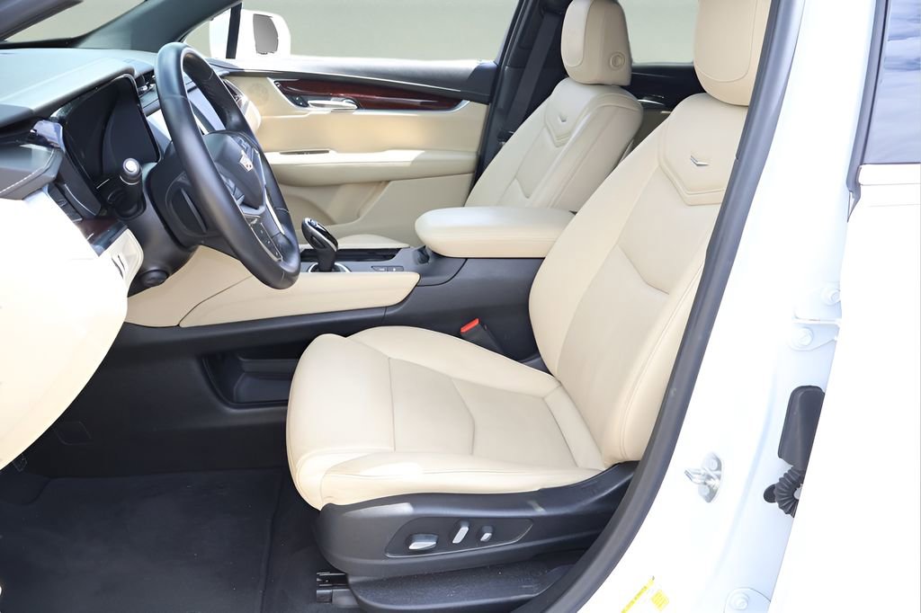 Used 2018 Cadillac XT5 Premium Luxury FWD image 11