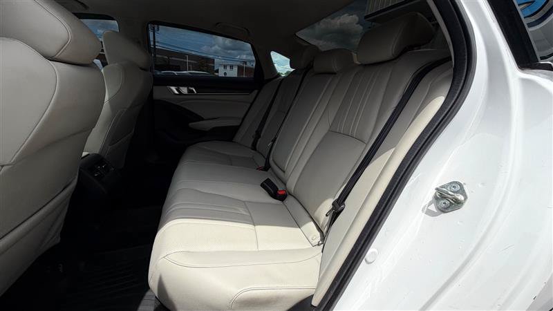 Used 2018 Honda Accord Touring image 45