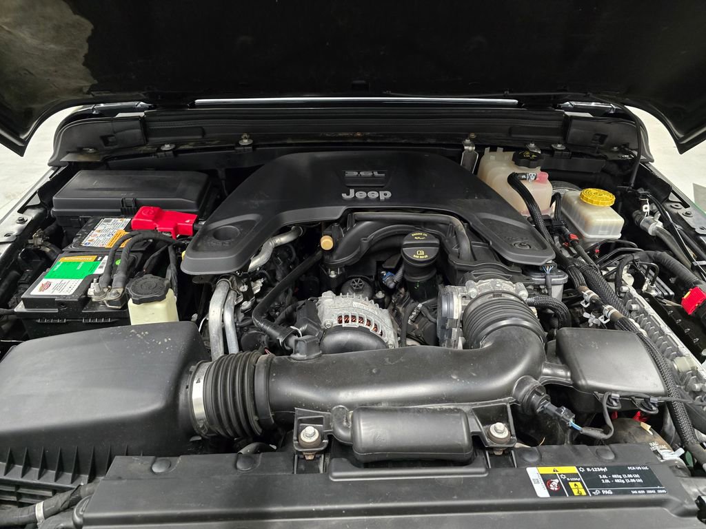 Certified 2018 Jeep Wrangler Unlimited Sahara image 12