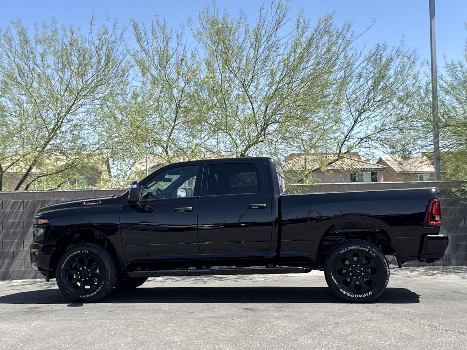 Used 2025 RAM 2500 Big Horn AWD/4WD image 5