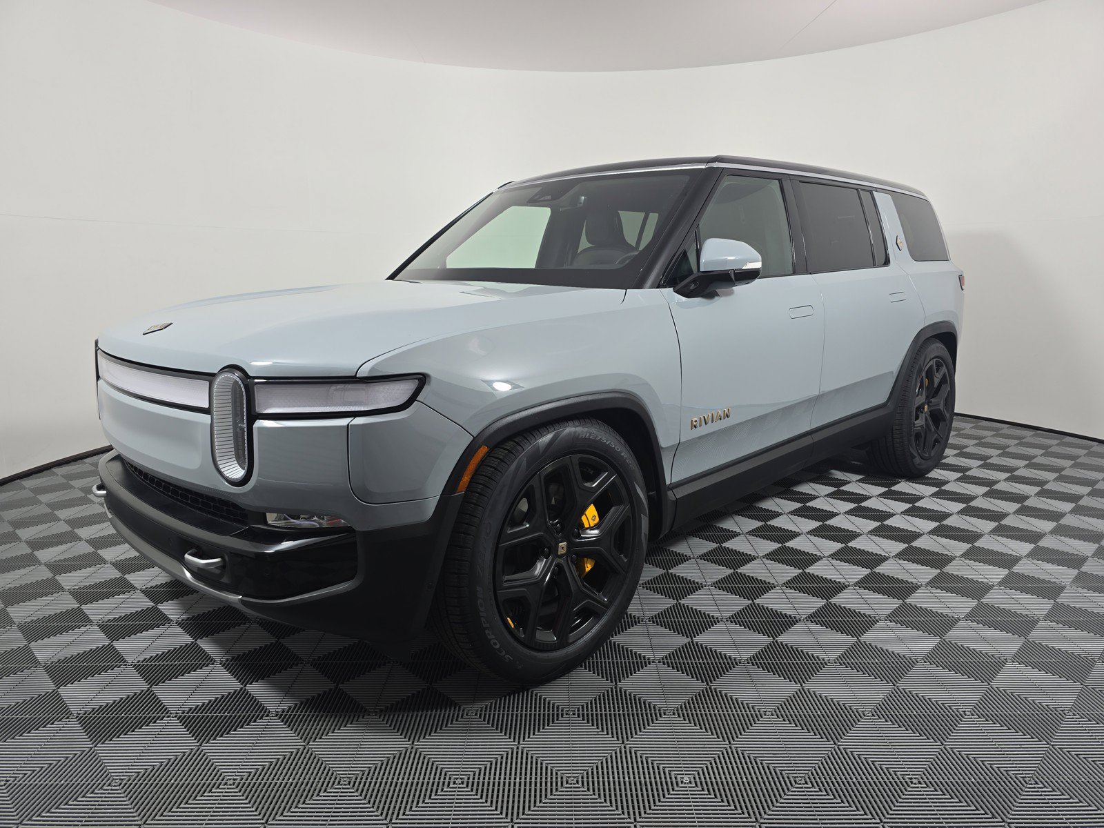Used 2024 Rivian R1S Adventure