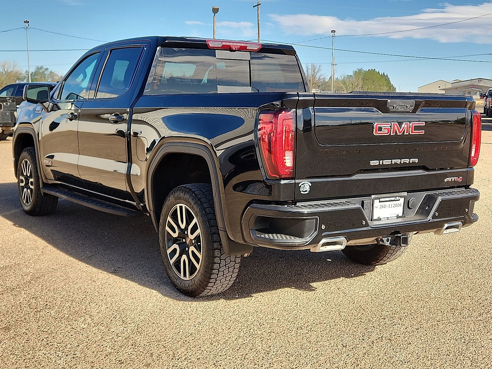 Used 2024 GMC Sierra 1500 AT4 w/ Technology Package image 3