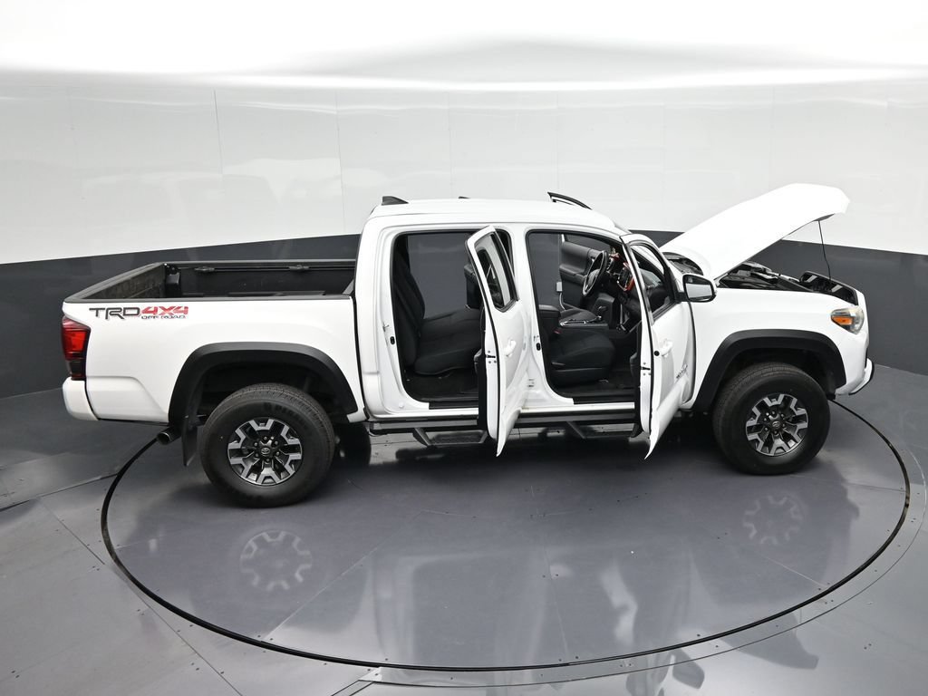 Used 2018 Toyota Tacoma TRD Off-Road w/ Technology Package AWD/4WD image 40