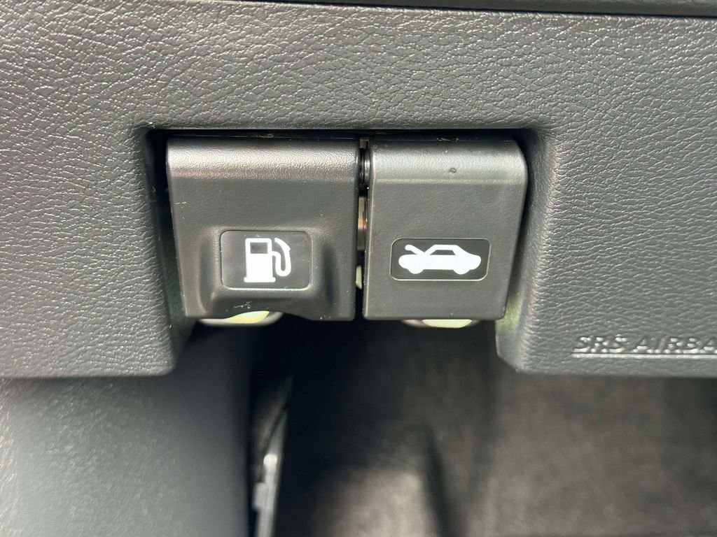Used 2023 Nissan Kicks SV FWD image 18