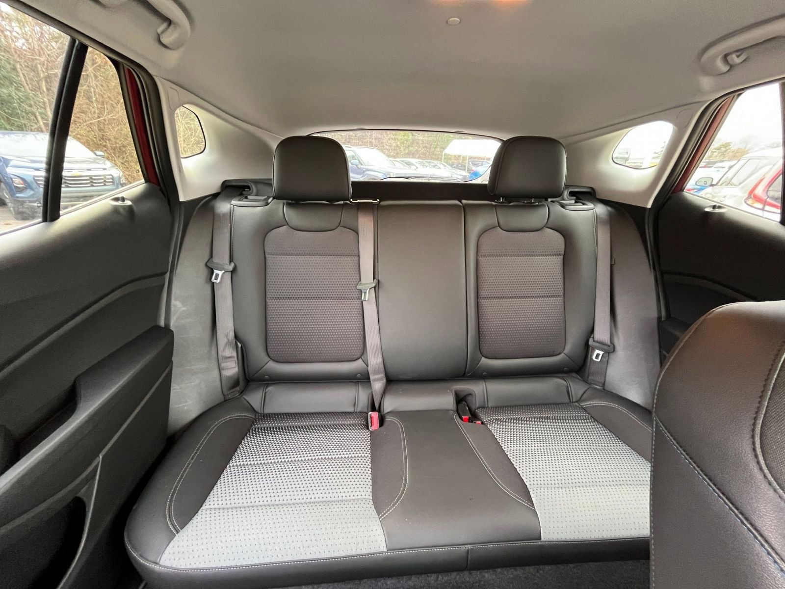 Used 2025 Chevrolet Trax LT w/ LT Convenience Package image 36