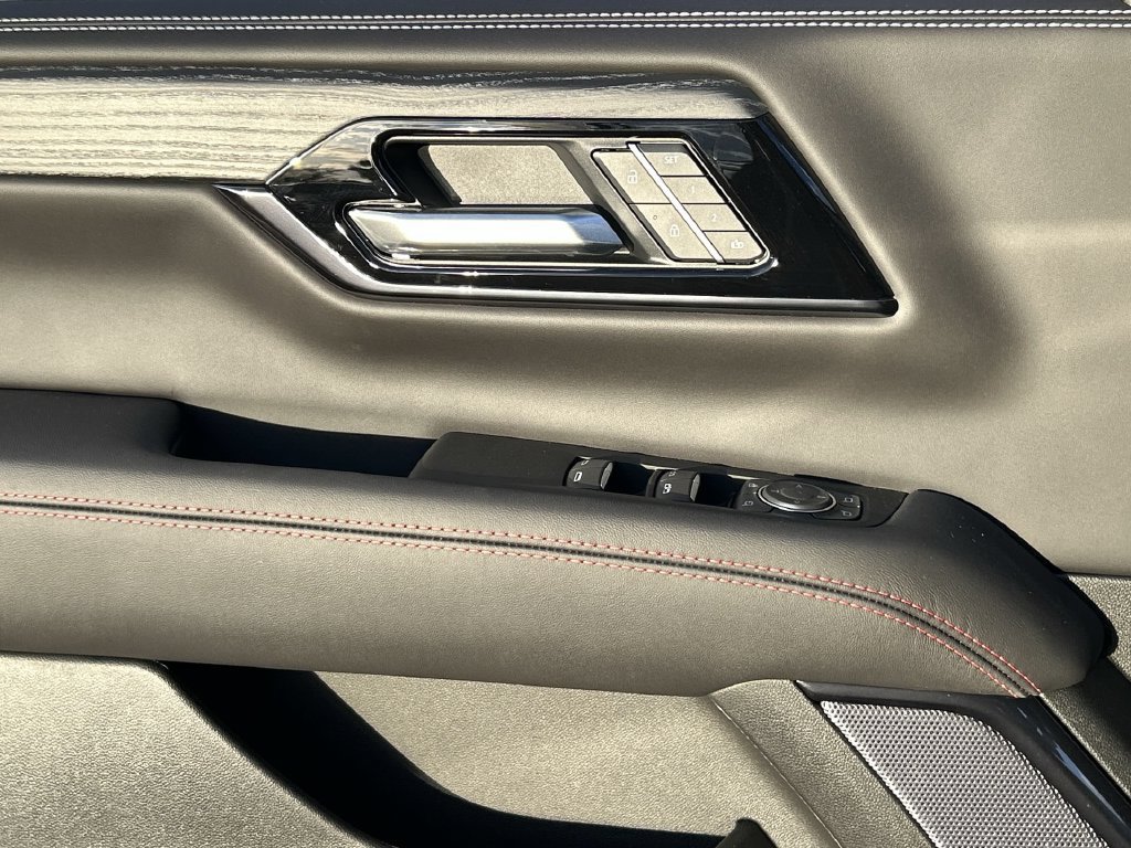 New 2026 GMC Yukon AT4 Ultimate AWD/4WD image 24