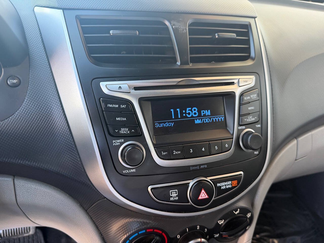 Used 2016 Hyundai Accent SE FWD image 24