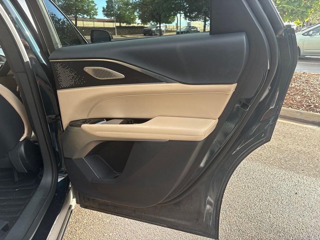 Certified 2024 Cadillac Lyriq Luxury w/ Nappa Leather Package AWD/4WD image 22