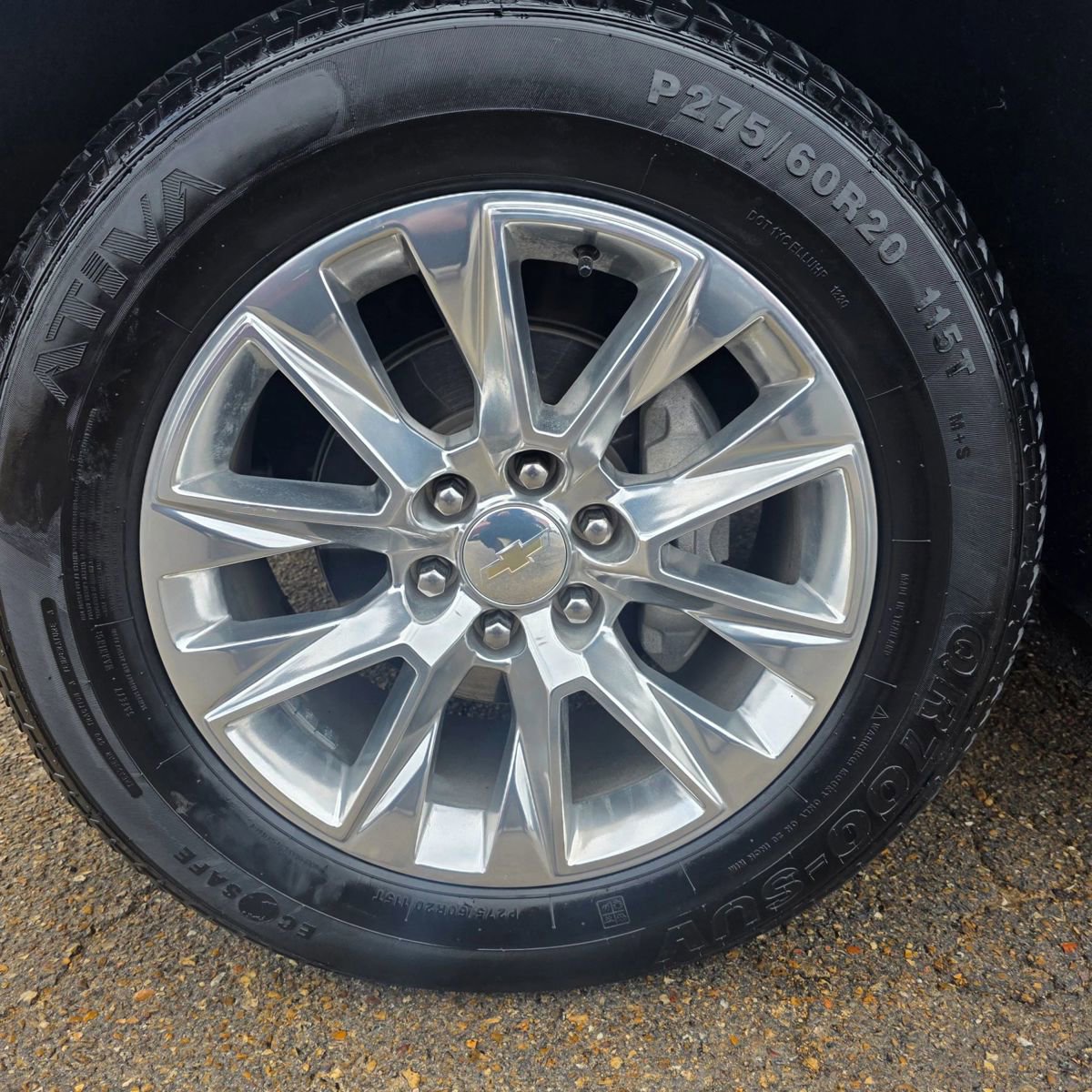 Used 2023 Chevrolet Suburban Premier RWD image 27