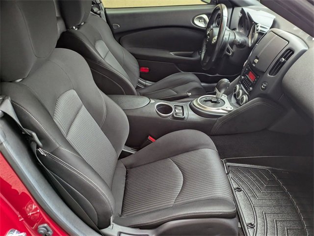 Used 2019 Nissan 370Z Roadster image 25