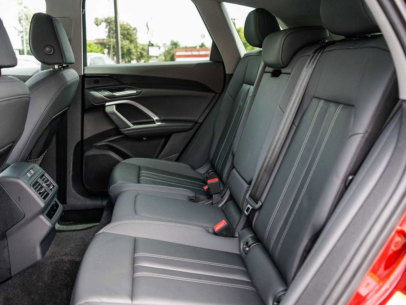 Used 2025 Audi Q5 Premium w/ Convenience Package AWD/4WD image 18