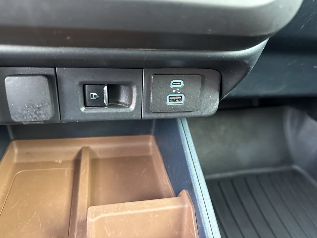 Used 2023 Ford Maverick Lariat w/ Equipment Group 500A Standard AWD/4WD image 29