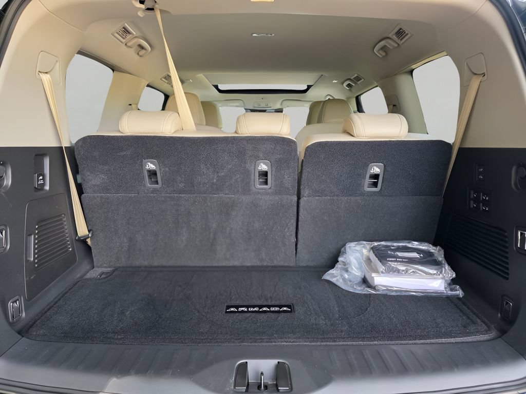 Used 2025 Nissan Armada Platinum Reserve AWD/4WD image 6