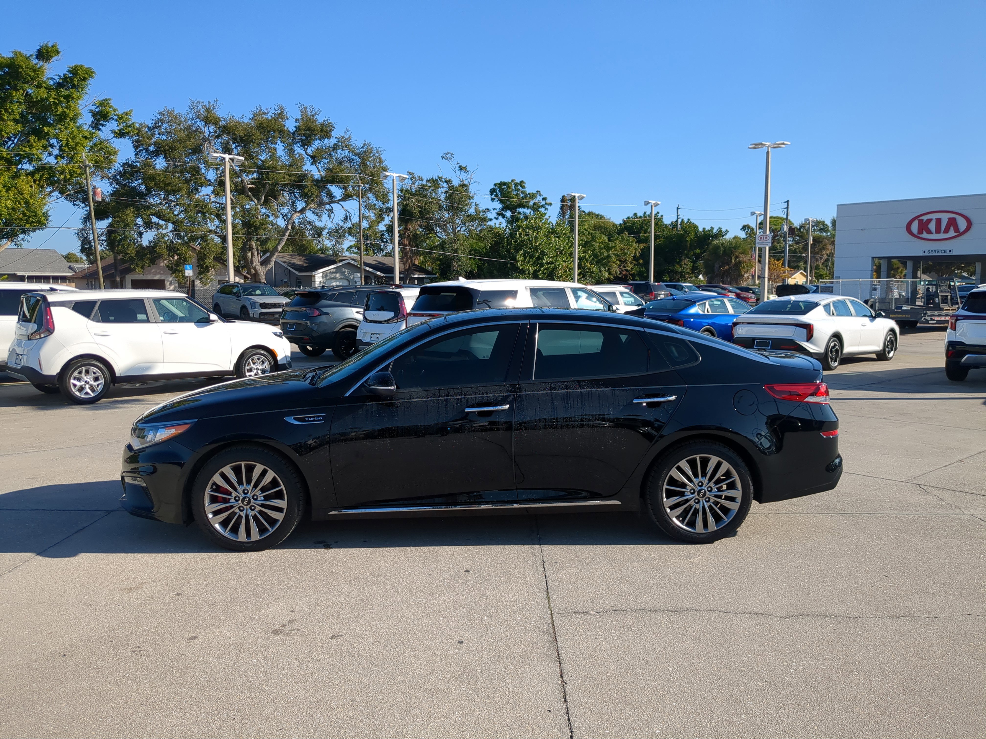 Certified 2019 Kia Optima SX w/ SX Limited (Black) Package image 7