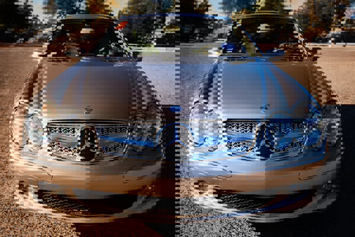 Used 2005 Mercedes-Benz SL 500 image 2