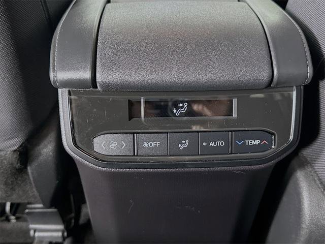 Certified 2024 Toyota Highlander LE image 27
