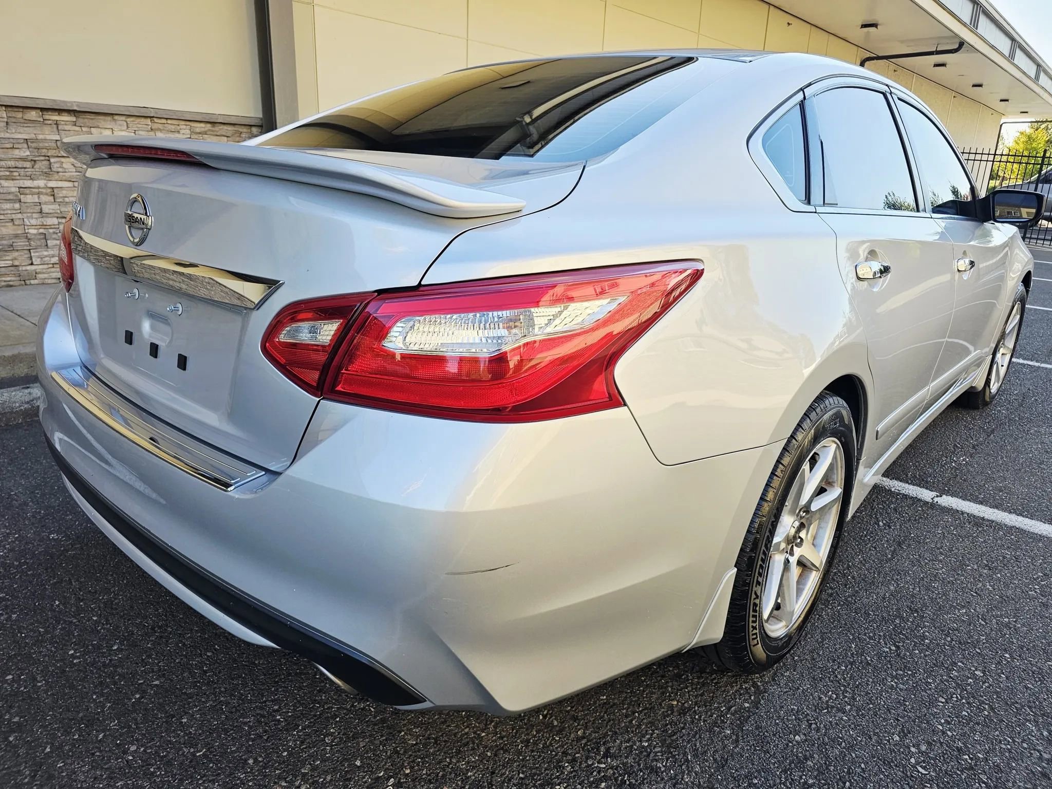 Used 2016 Nissan Altima 2.5 S w/ Power Driver Seat Package image 5