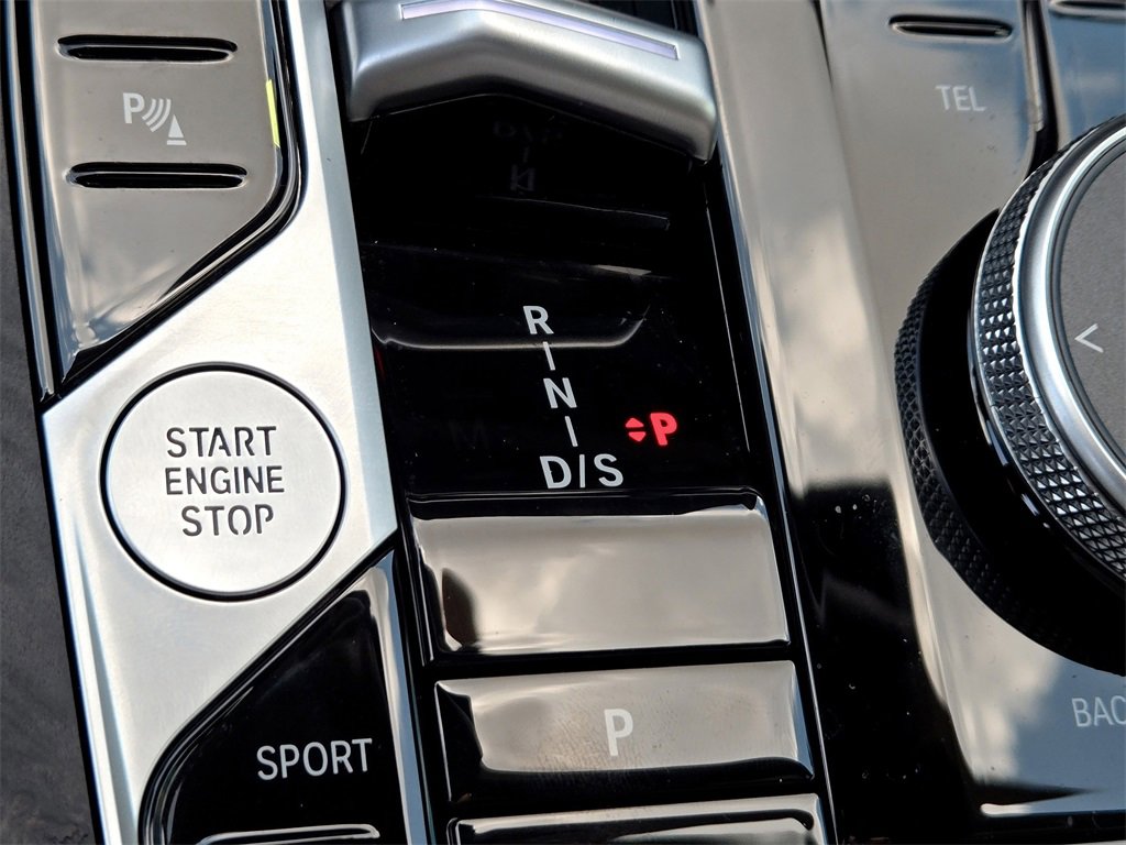 Used 2025 BMW X7 xDrive40i w/ M Sport Package image 23