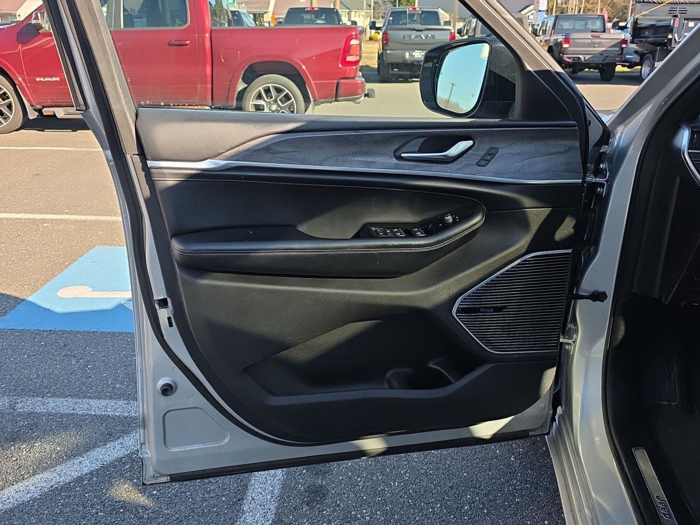 Certified 2021 Jeep Grand Cherokee L Overland image 24