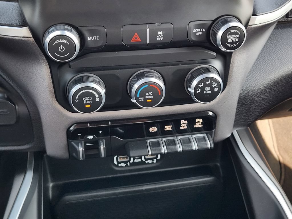 Used 2024 RAM 2500 Big Horn w/ Off Road Package AWD/4WD image 18