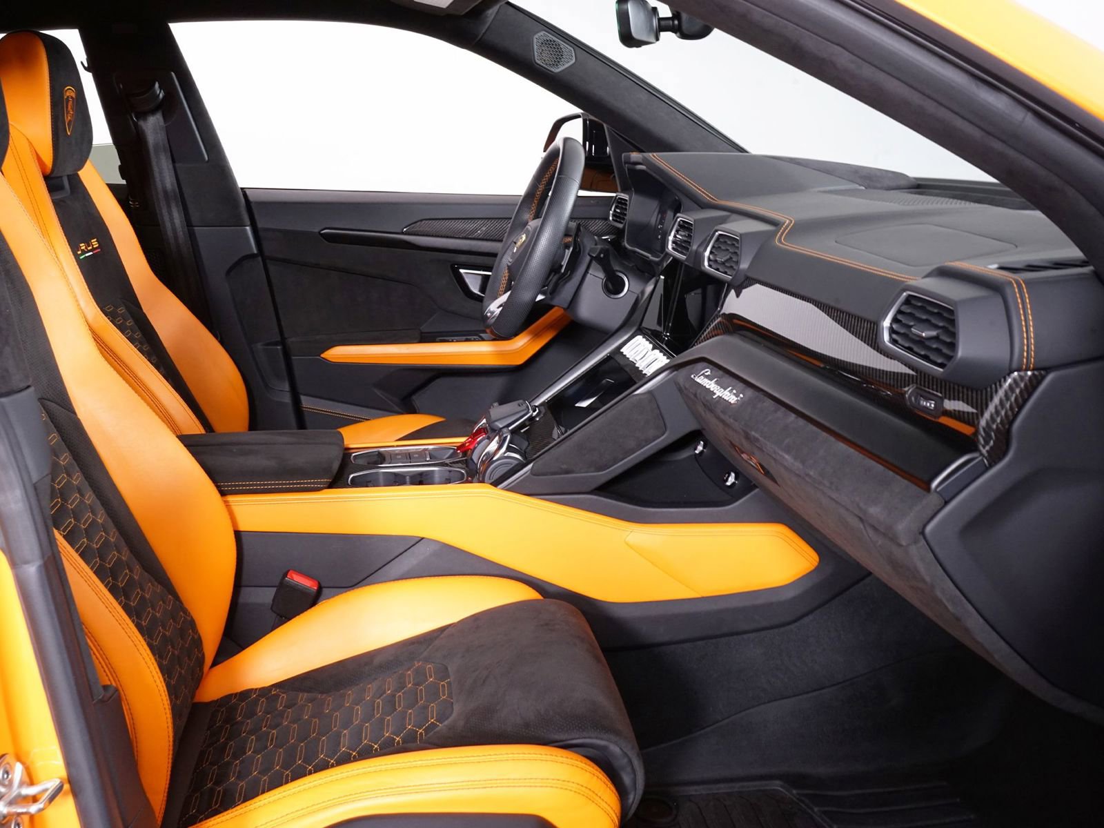 Used 2022 Lamborghini Urus image 33