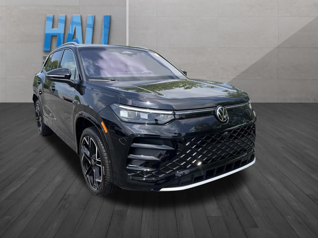 Certified 2025 Volkswagen Tiguan SEL R-Line AWD/4WD image 7