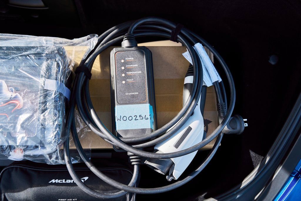 Used 2025 McLaren Artura Spider image 24