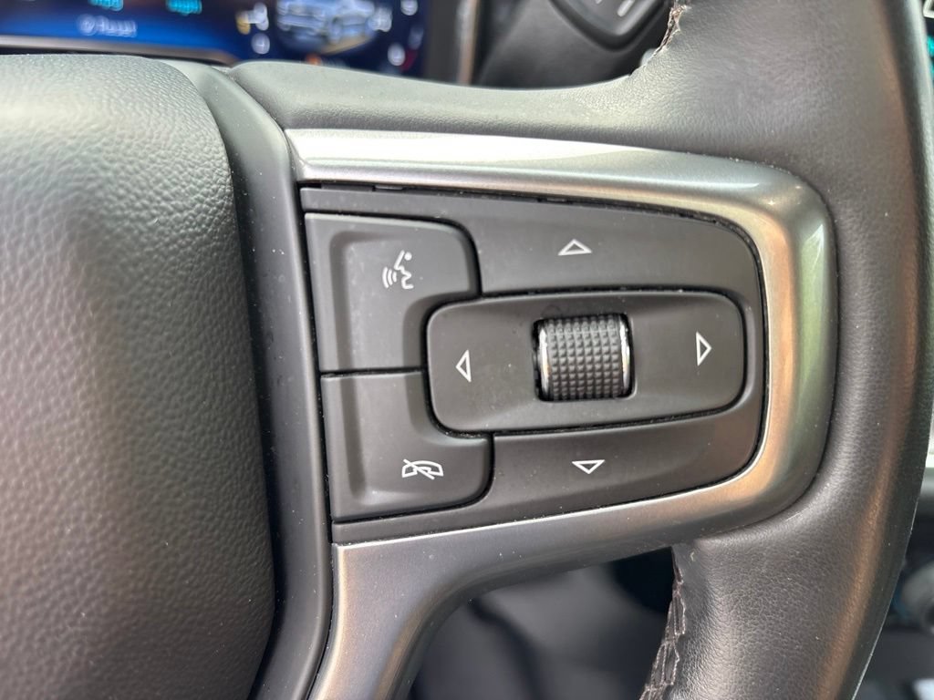 Used 2023 Chevrolet Silverado 1500 LT AWD/4WD image 15