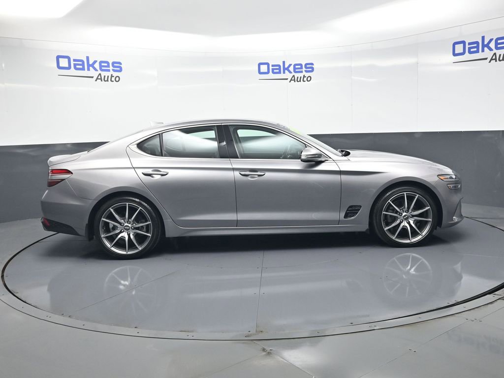 Used 2023 Genesis G70 2.0T AWD/4WD image 9