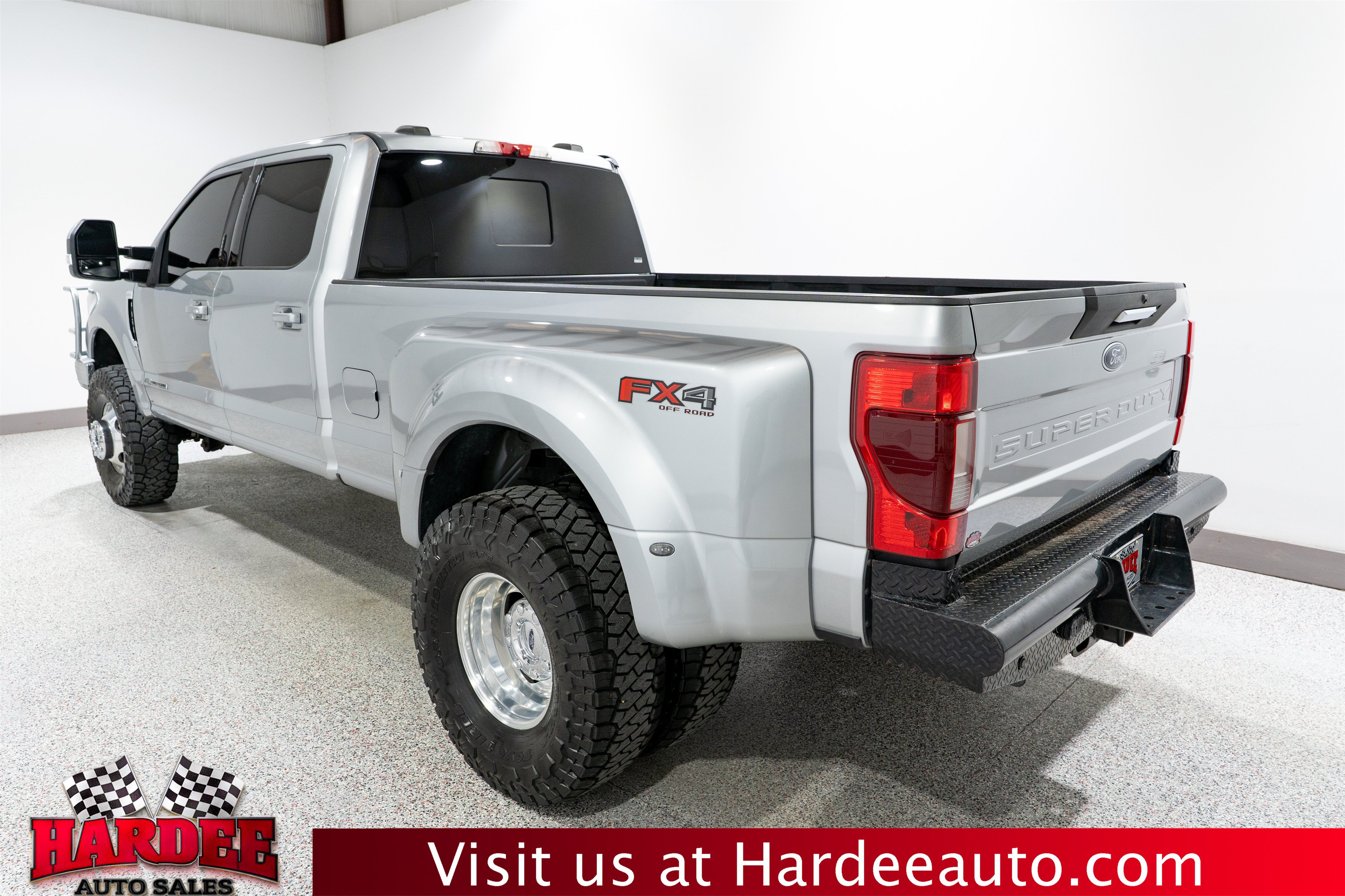 Used 2021 Ford F350 Lariat w/ Lariat Value Package AWD/4WD image 3