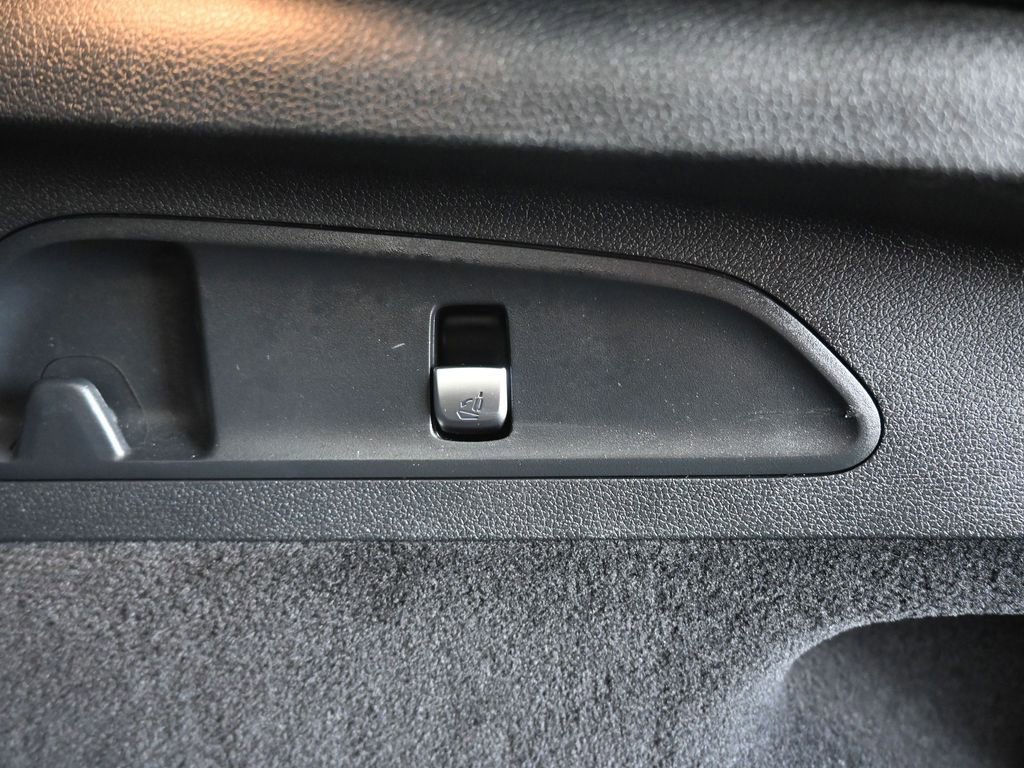 Used 2018 Mercedes-Benz GLC 300 4MATIC Coupe image 60