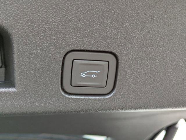 New 2026 Chevrolet Traverse LT w/ Driver Confidence Package image 16